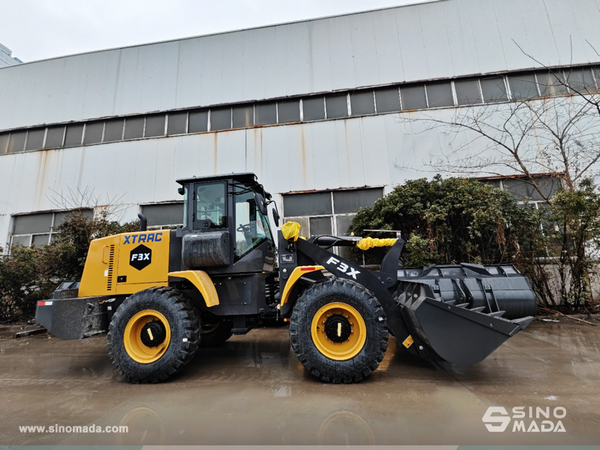 Russia - 1 Uint XTRAC F3X Wheel Loader 