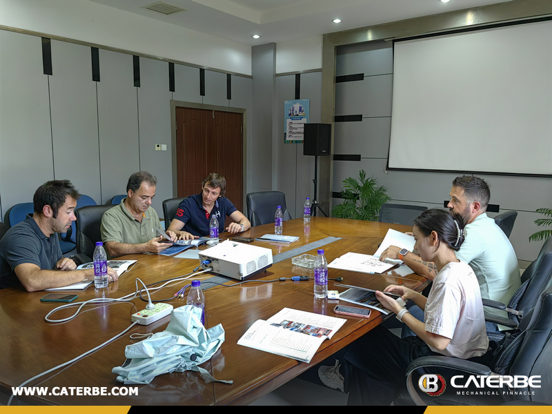 Spain & Argentina Customer Visited CAMC & FAW Factory and CATERBE Office