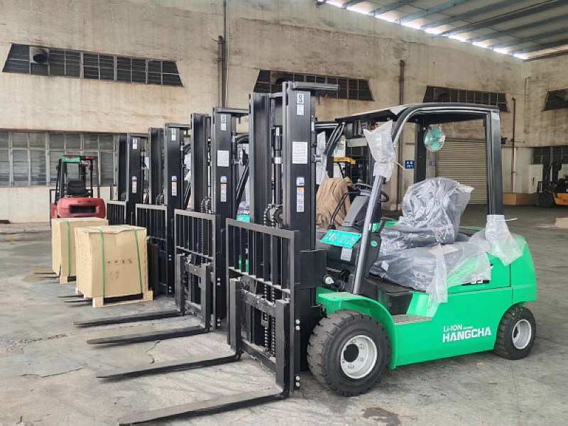 Winter Forklift Battery Maintenance Essentials