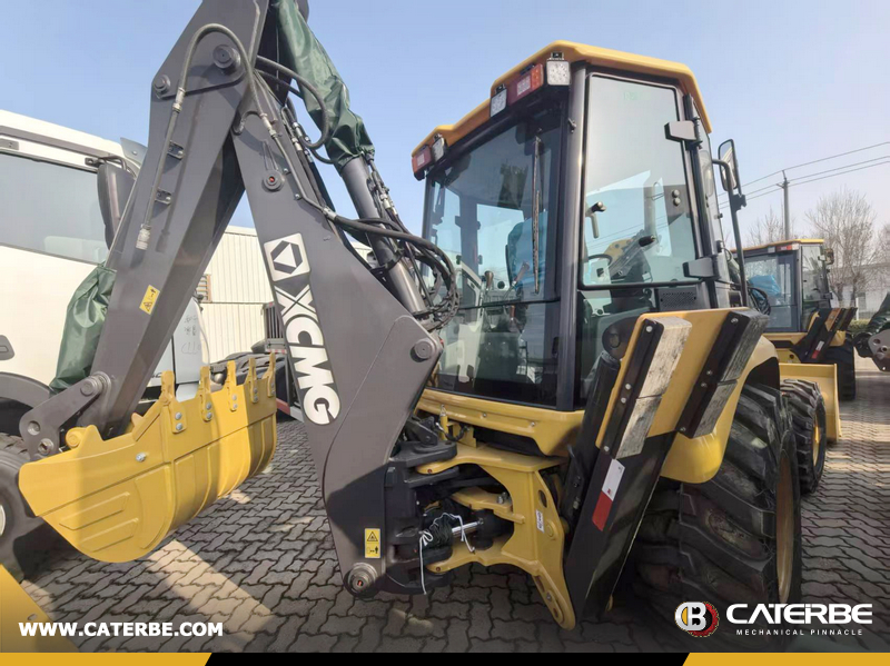 XCMG XC870K Backhoe Loader