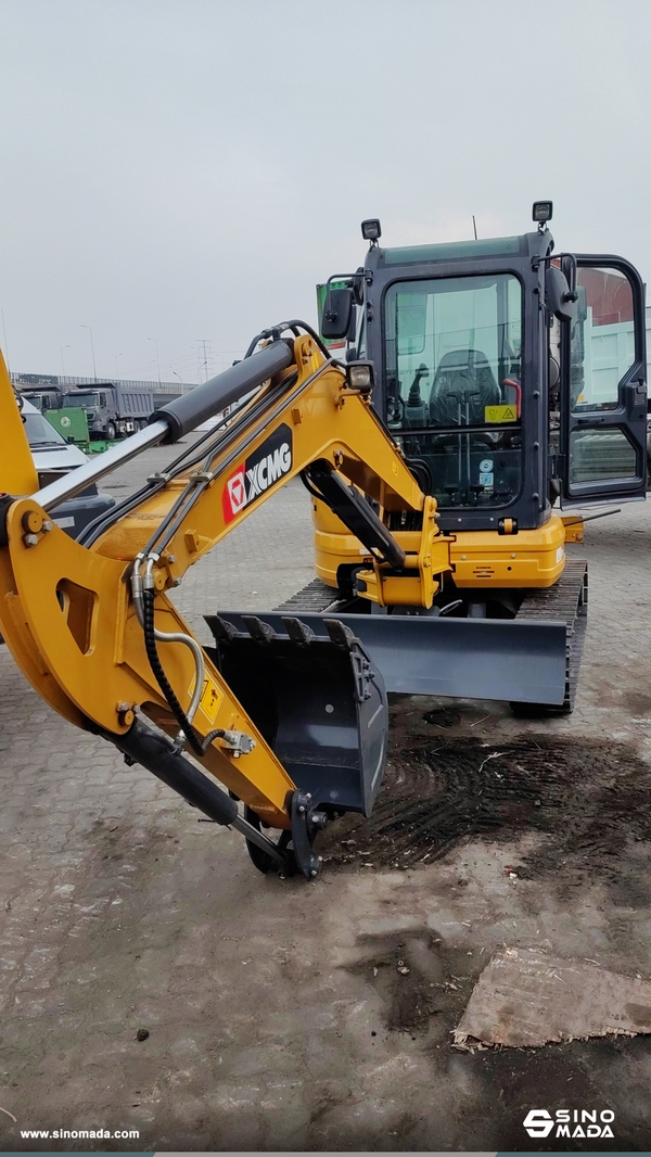 Philippines - 1 Unit XCMG XE35U Excavator & 1 Unit LW500FN Wheel Loader & 1 Unit HOWO Dump Truck